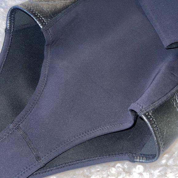 Women’s wetsuit - Picture 6 of 8